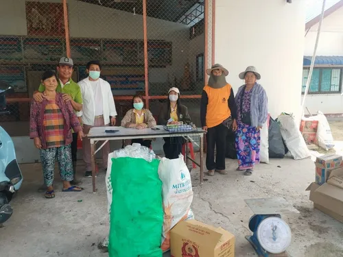 LINE_ALBUM_กิจกรรมออกรับซื้อขยะ หมู่ 2,5,12,19_250221_10.jpg