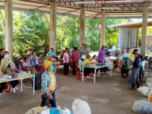 LINE_ALBUM_ออกรับซื้อขยะ บ้านหนองเหล็ก บ้านหัวหน_250630_4.jpg