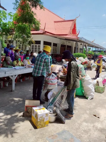 LINE_ALBUM_ออกรับซื้อขยะ บ้านหนองเหล็ก บ้านหัวหน_250630_25.jpg