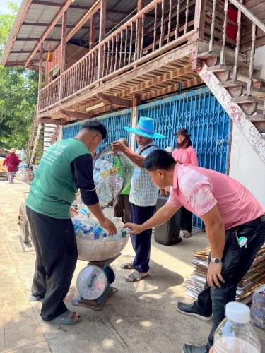 LINE_ALBUM_ออกรับซื้อขยะ บ้านหนองเหล็ก บ้านหัวหน_250630_7.jpg