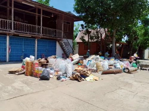 LINE_ALBUM_ออกรับซื้อขยะ บ้านหนองเหล็ก บ้านหัวหน_250630_6.jpg